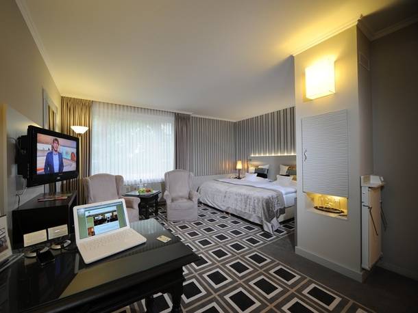 Ein Deluxezimmer im Parkhotel Kronsberg