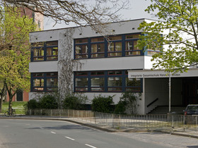 Außenaufnahme der IGS Linden im Frühjahr 2011