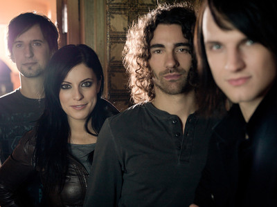 Silbermond sind Johannes Stolle (Bass), Stefanie Kloß (Gesang), Andreas Nowak (Drums) und Thomas Stolle (Gitarre)