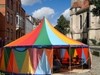Zelt zur Familienkonferenz auf dem Platz An der Lutherkirche