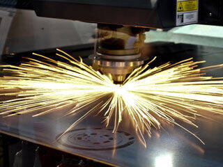 Ein Laser