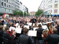 Orchesterkonzert unter freiem Himmel vor Publikum