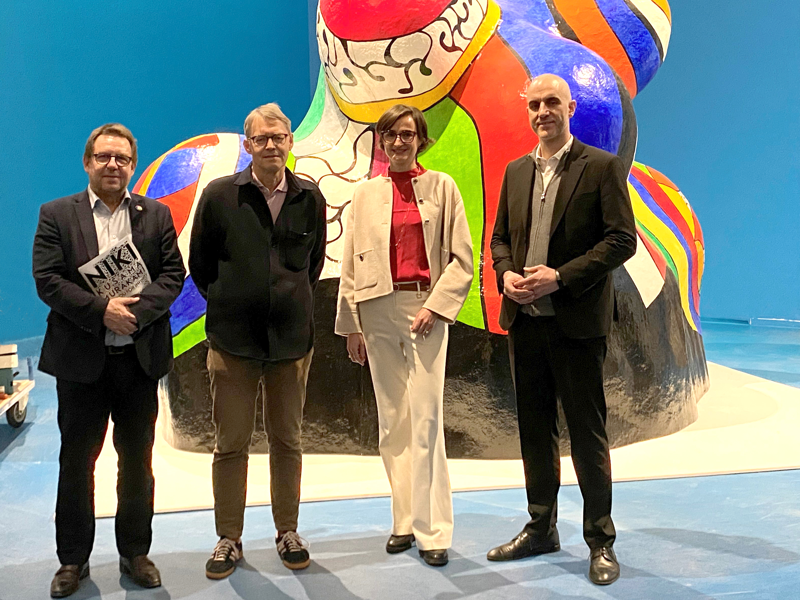 v.l.n.r.: Museumsdirektor Reinhard Spieler, stellvertretender wissenschaftlicher Direktor und Kurator Stefan Gronert, Aur&eacute;lie Alemany, Vorstandsvorsitzende der enercity AG, Oberb&uuml;rgermeister Belit Onay