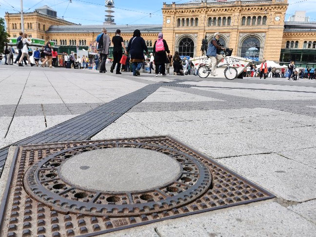 Musikgully am Rande des Ernst-August-Platzes