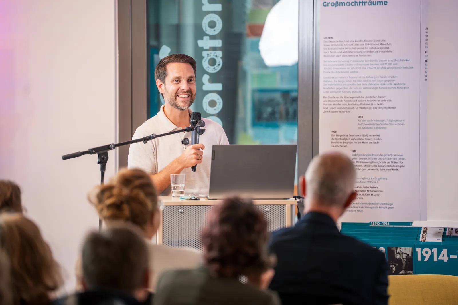 Mirko Drotschmann im ZeitZentrum Zivilcourage
