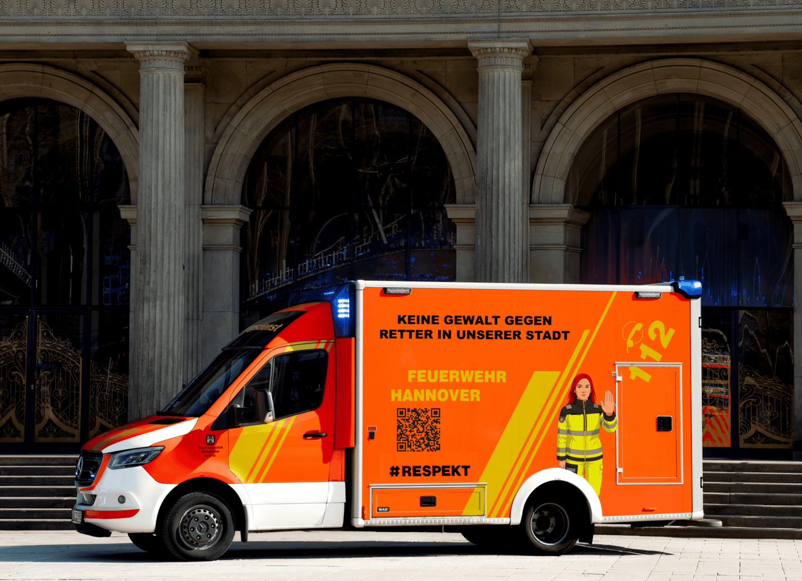 RTW vor der Oper