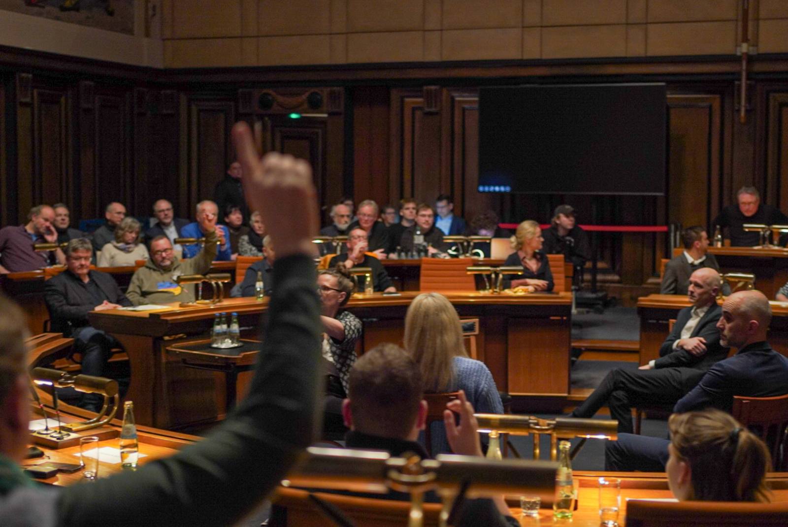 Viele Anwesende nutzten die Gelegenheit, mit den Panelist*innen ins Gespräch zu kommen.