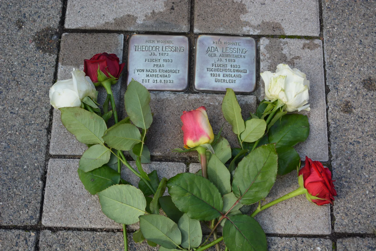 Stolpersteine vor dem ehemaligen Wohnhaus der Lessings