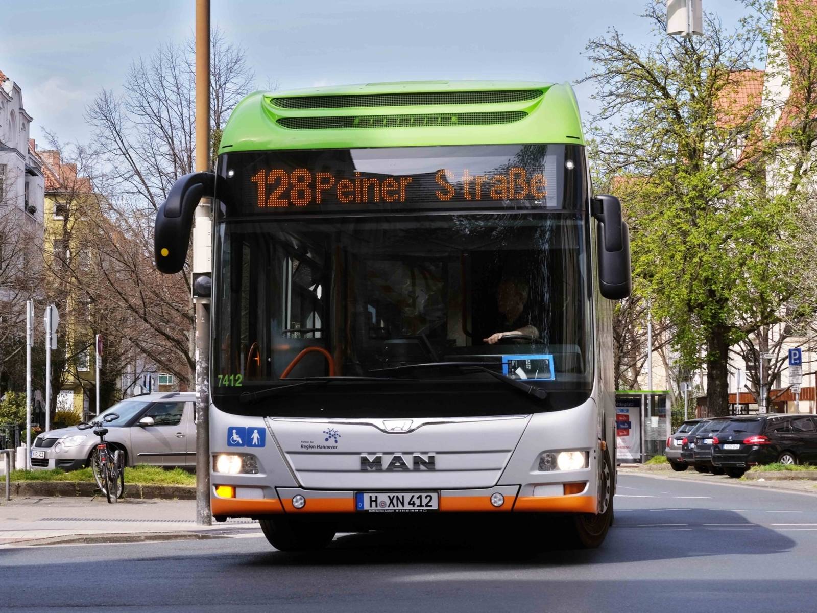 Bus­linien 128 und 134 Um­leitungen im Be­reich Stein­tor Service