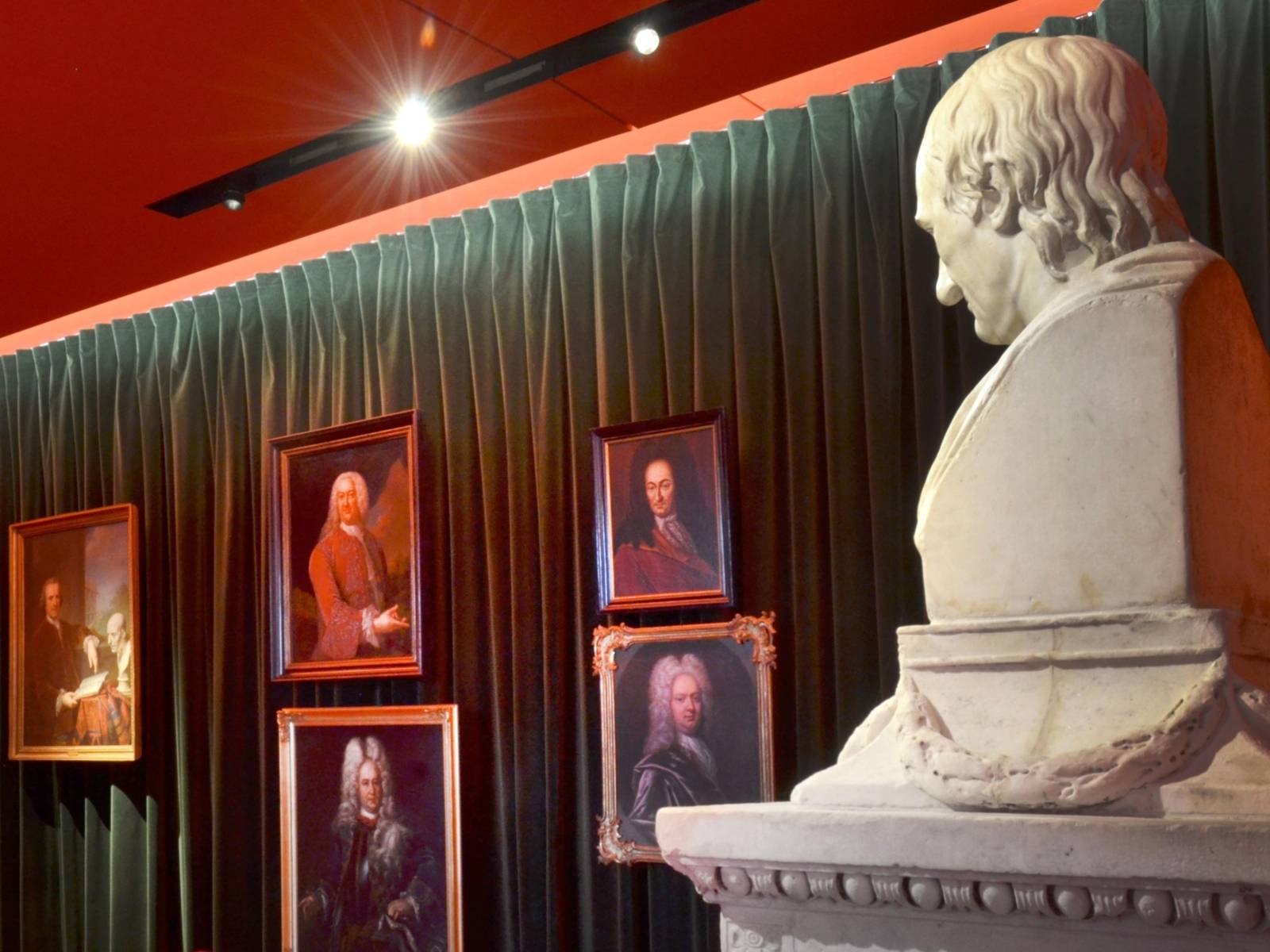 Blick durch den Ostflügel des Museums Schloss Herrenhausen