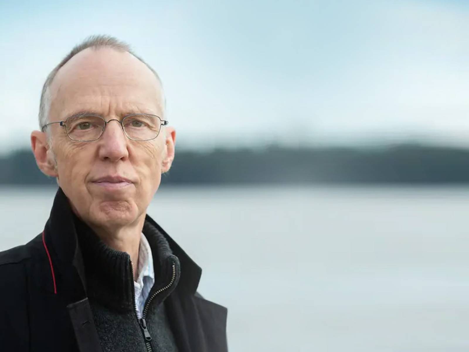 Der Autor und ehemalige Journalist Kester Schlenz