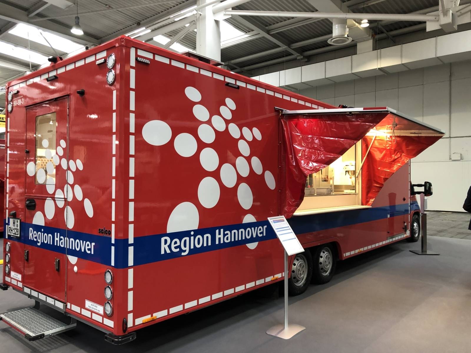 Gerätewagen Küche auf dem Stand der Regionsfeuerwehr bei der INTERSCHUTZ 2022