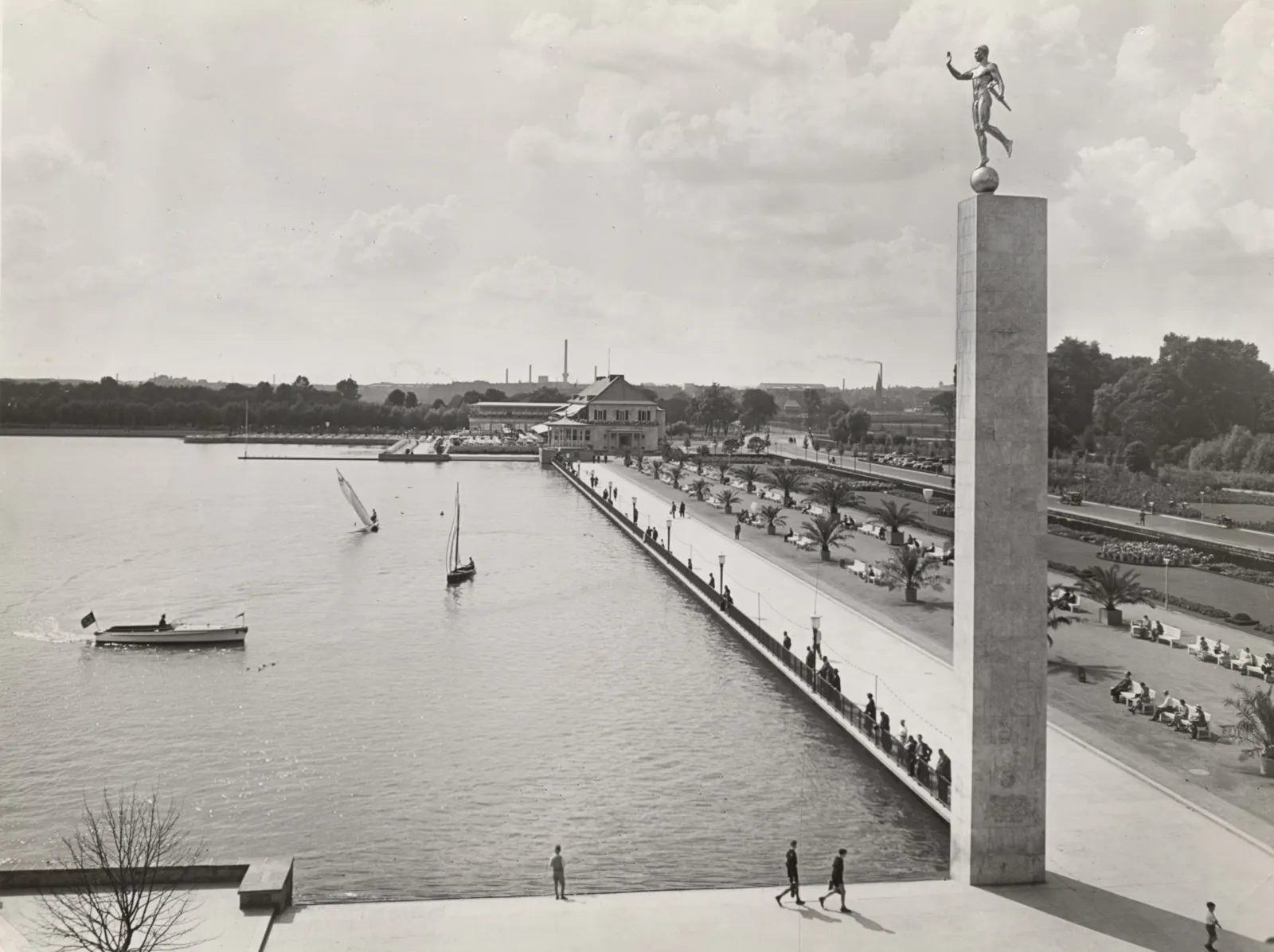Historisches Schwarzwei&szlig;bild vom Maschsee in Hannover