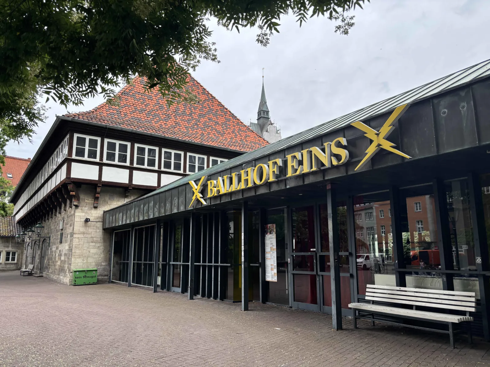 Eingang Ballhof Eins