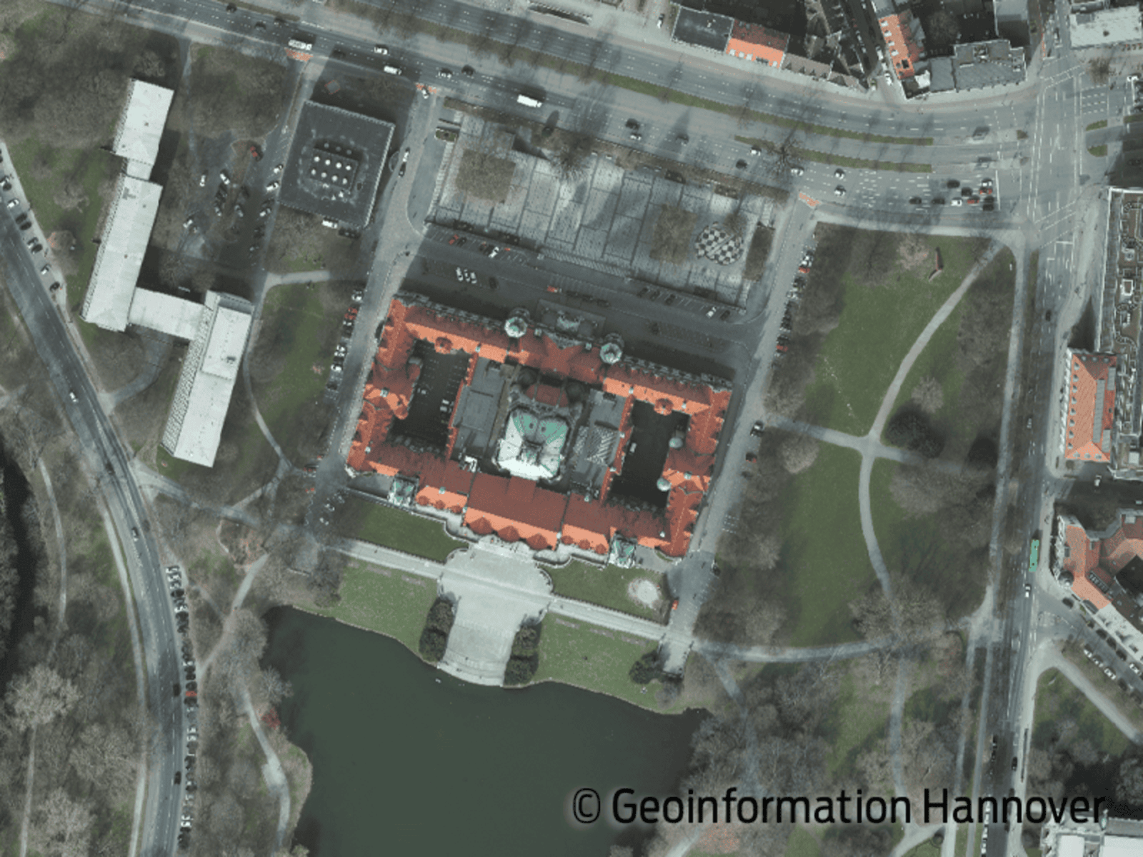 Ein digitales Orthophoto zeigt das Neue Rathaus.