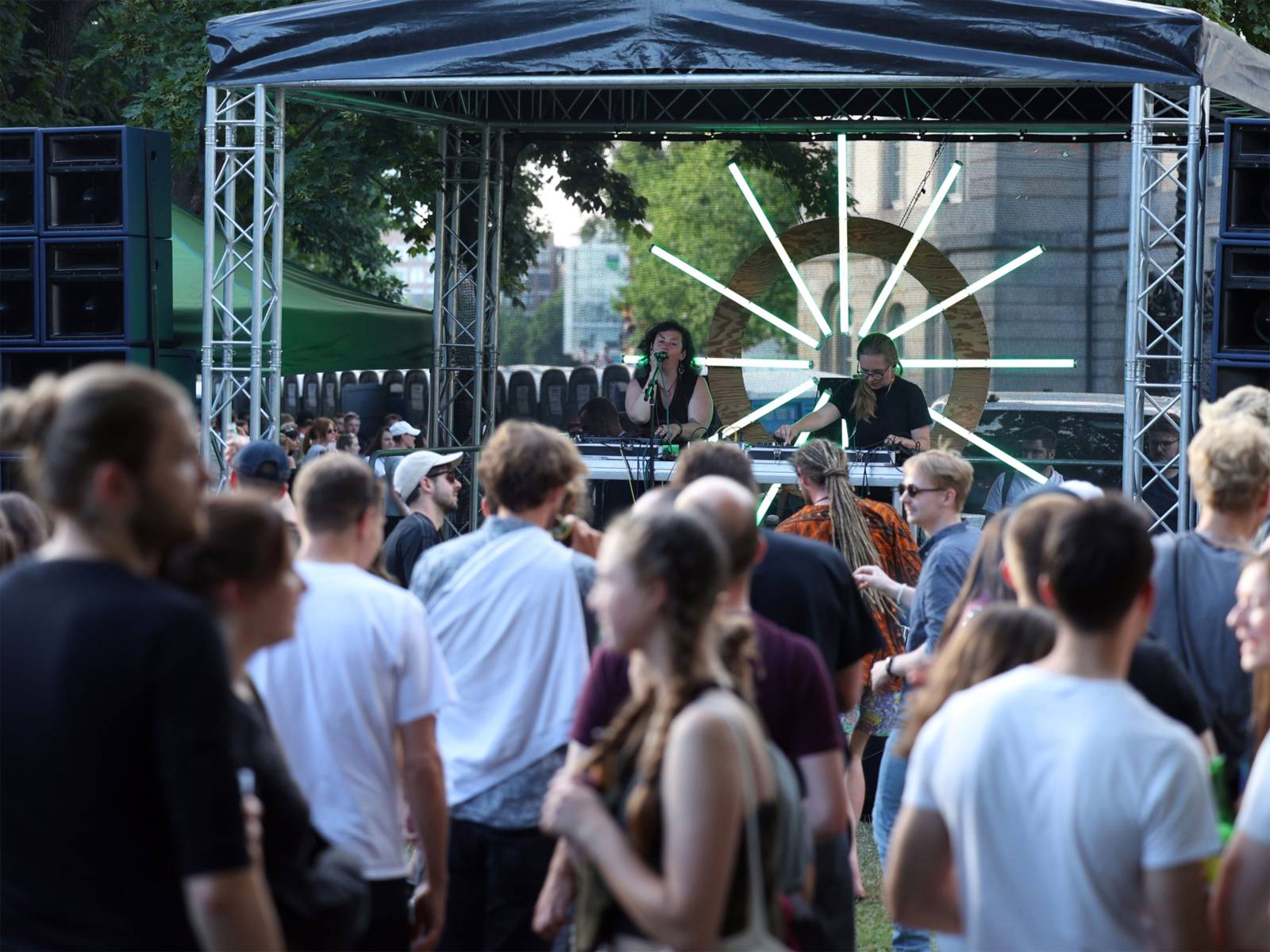 Livemusik und Tanz auf Fête de la Musique.