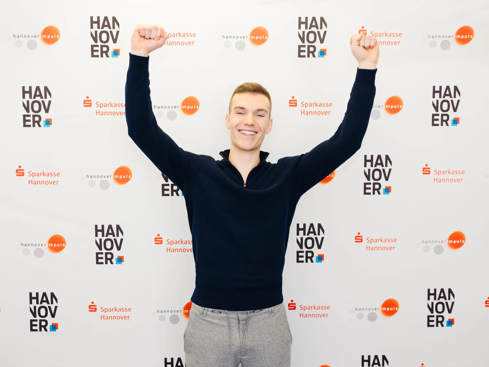 Jubelnder Mann