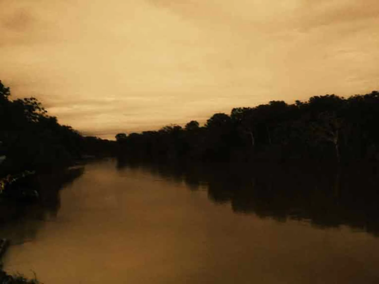 Landschaftsaufnahme mit einem Fluss in S&uuml;damerika