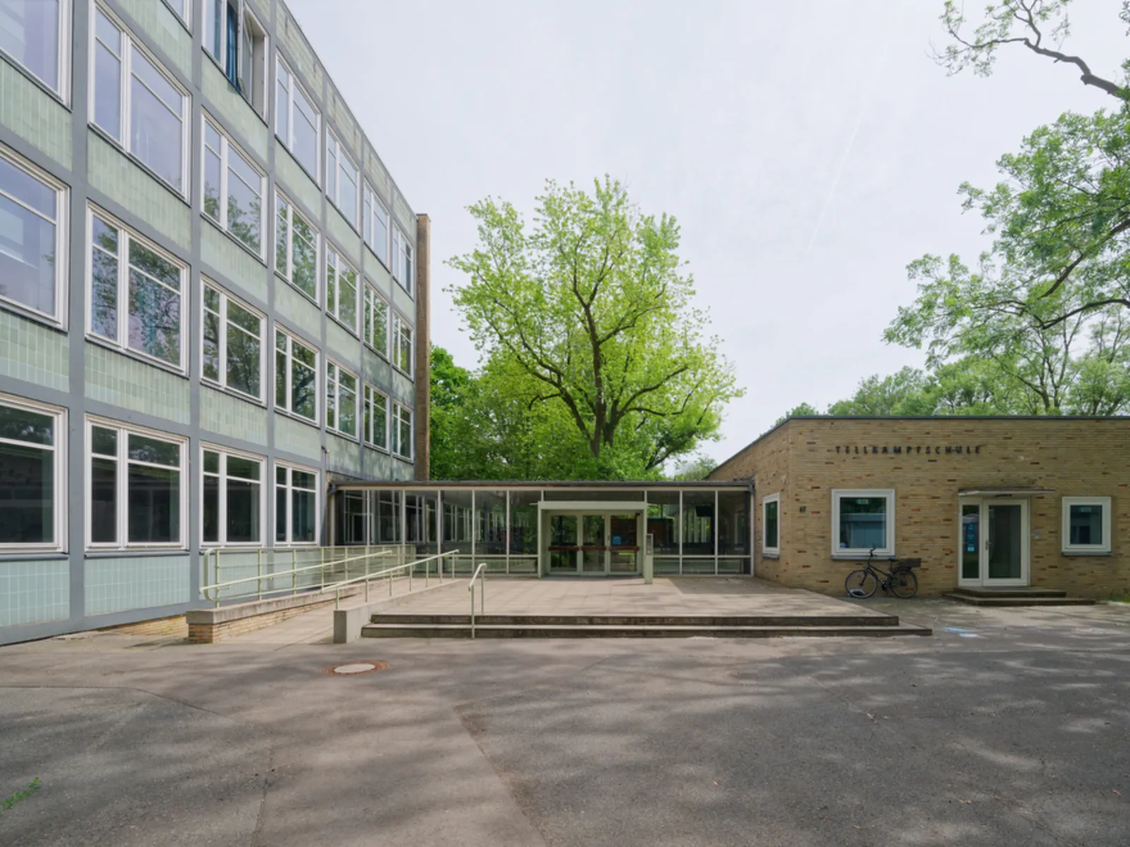 Foto der weiterführenden Schule Gymnasium Tellkampfschule, Haupteingang