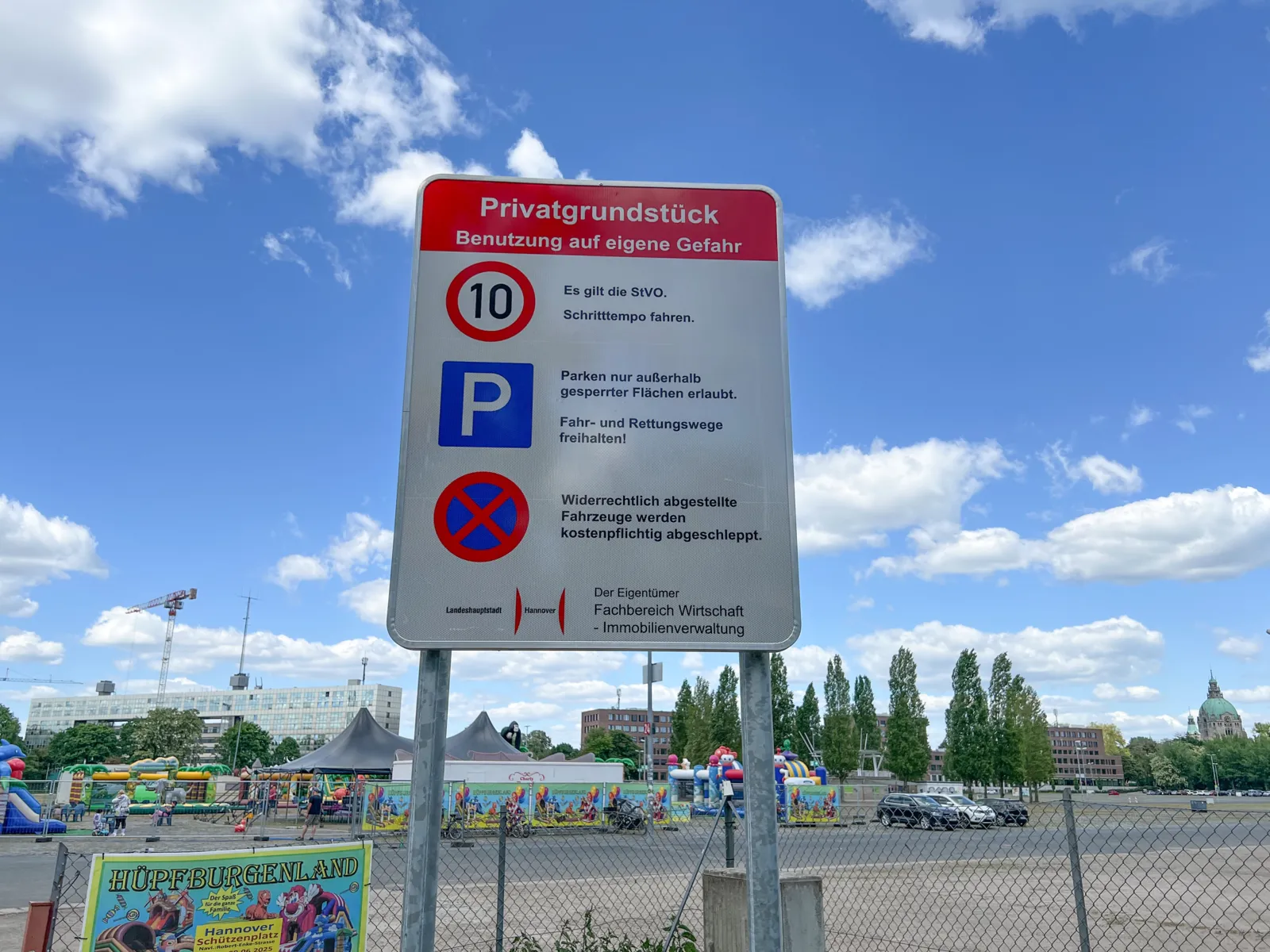 Ein Parkschild.