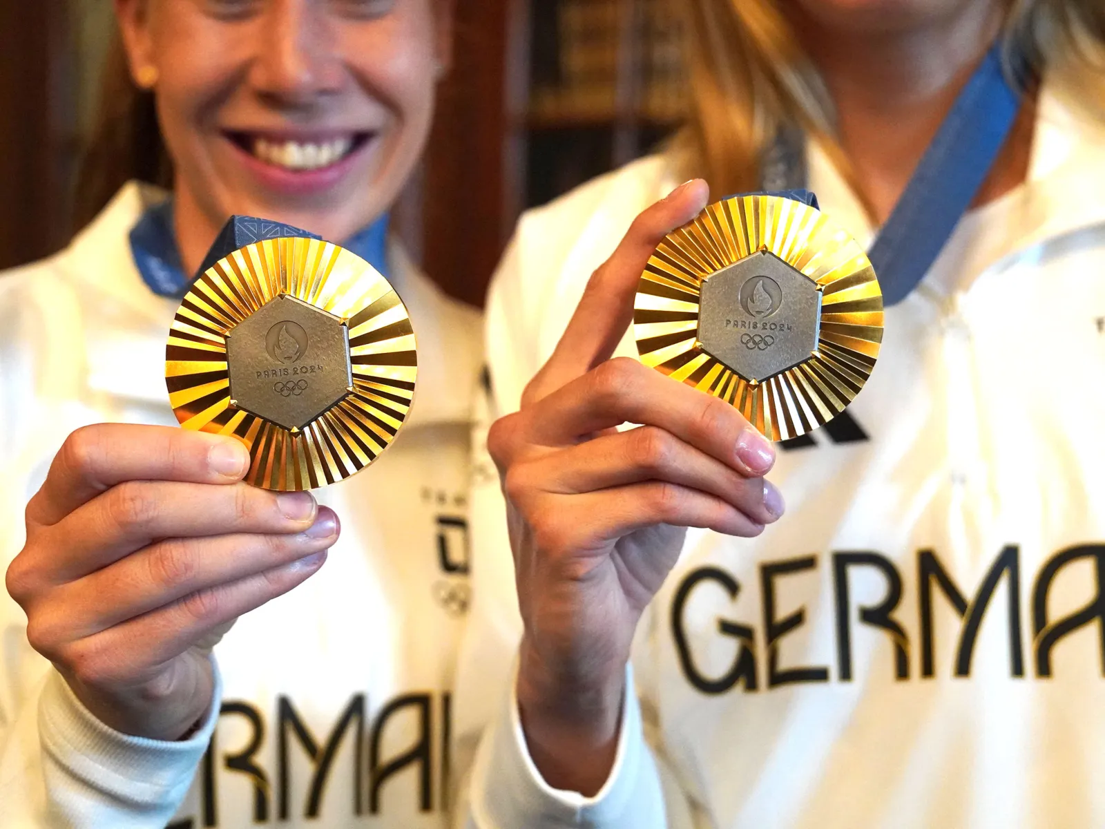 Die 3x3-Olympiasiegerinnen Sonja Greinacher und Svenja Brunckhorst