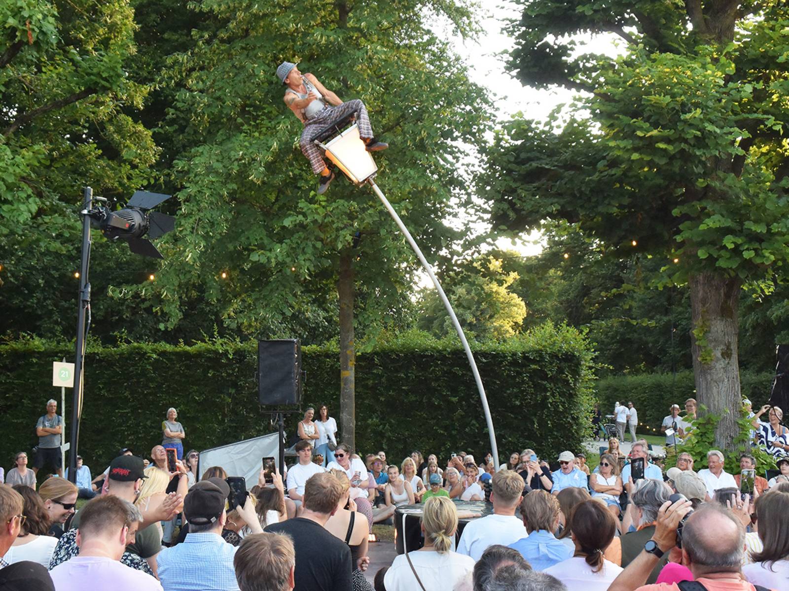 Wilde Aktrobatik bei "Drunken Master" vom Vertical Theatre