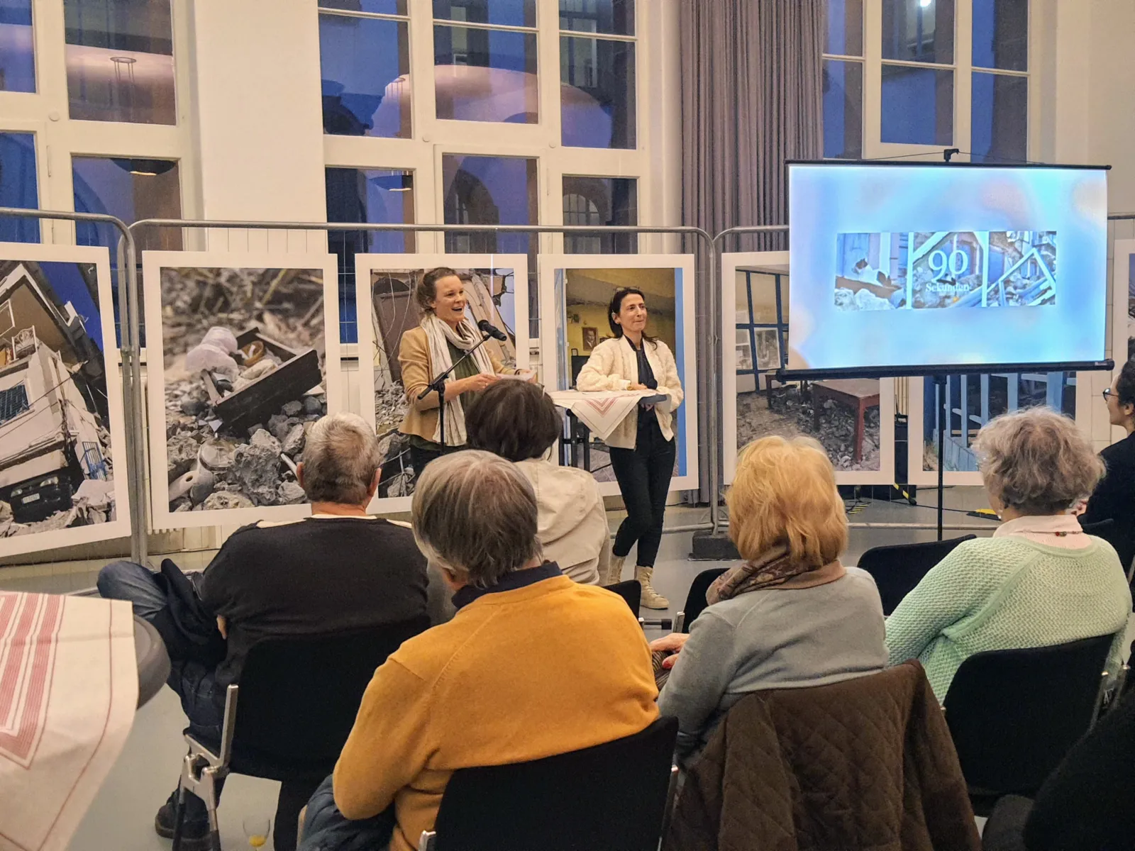 Fotoausstellung &bdquo;90 Sekunden&ldquo; zum Erdbeben in Hatay