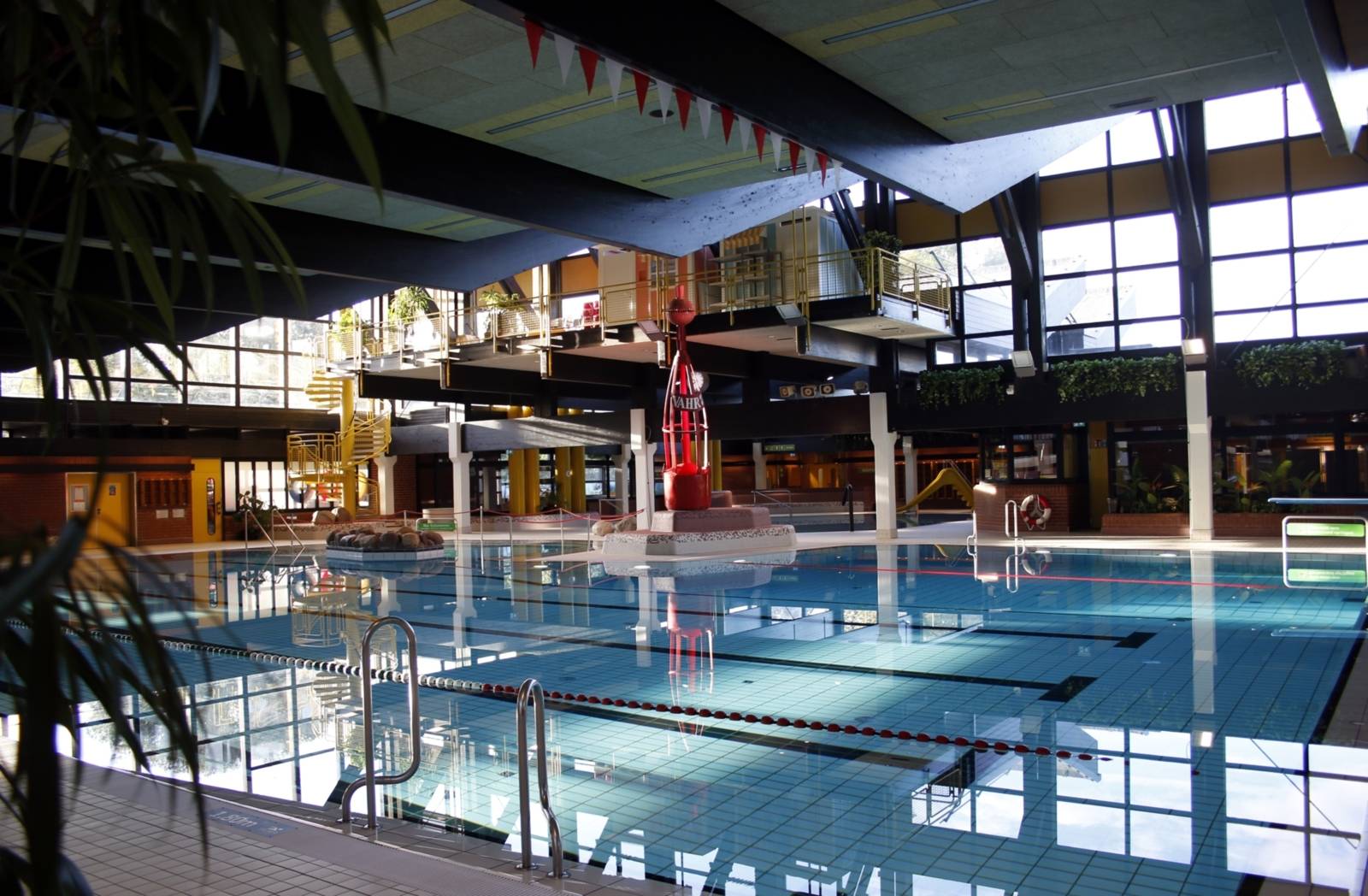 Schwimmhalle