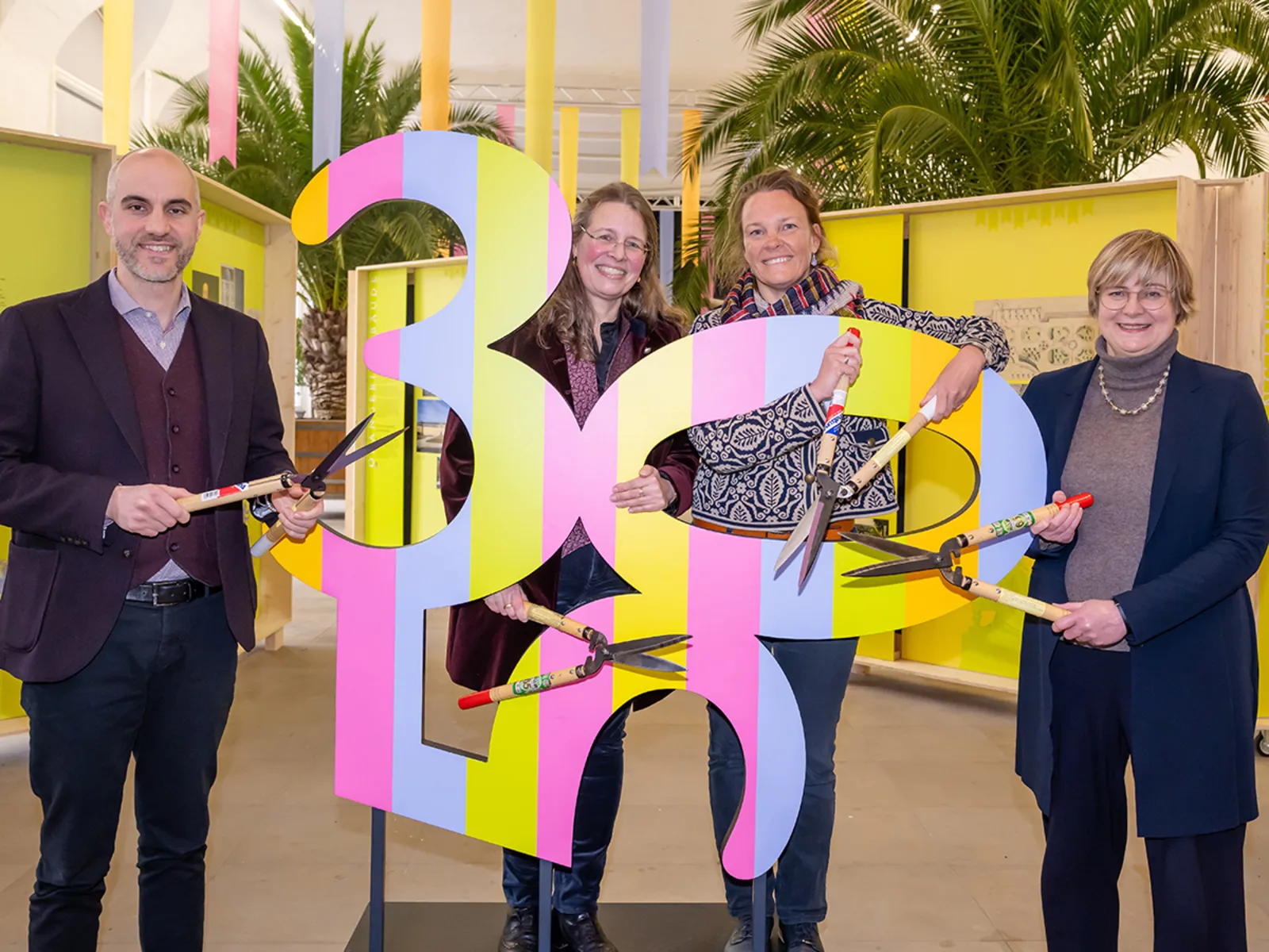 Oberbürgermeister Belit Onay, Gartendirketorin Dr. Anke Seegert, Kulturdezernentin Eva Bender und die Präsidentin der Klosterkammer Hannover Dr. Thela Wernstedt