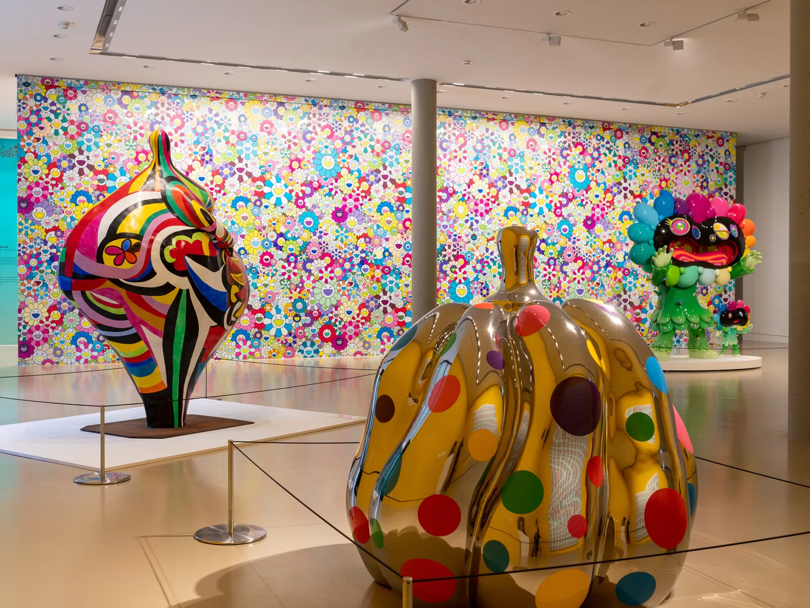 Installationsansicht, Niki.Kusama.Murakami.- Love You for Infinity