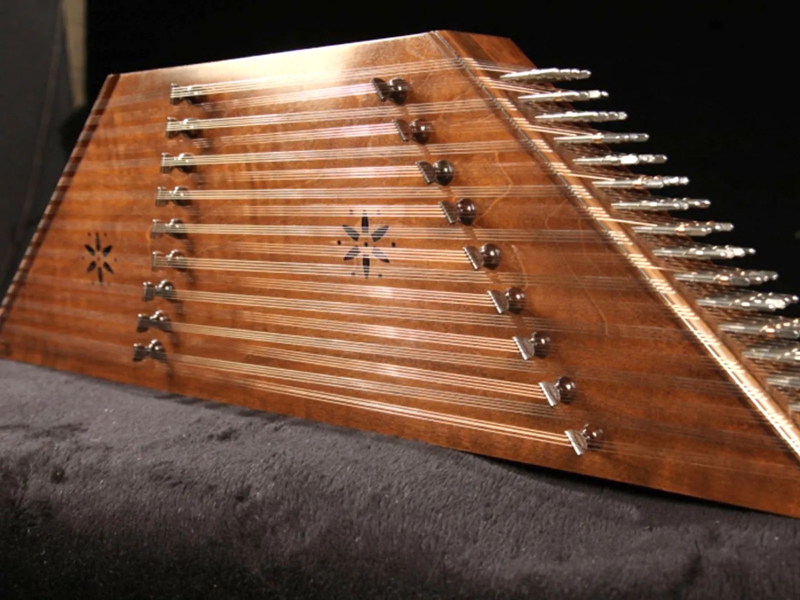 Santur: Saiten- und Schlaginstrument