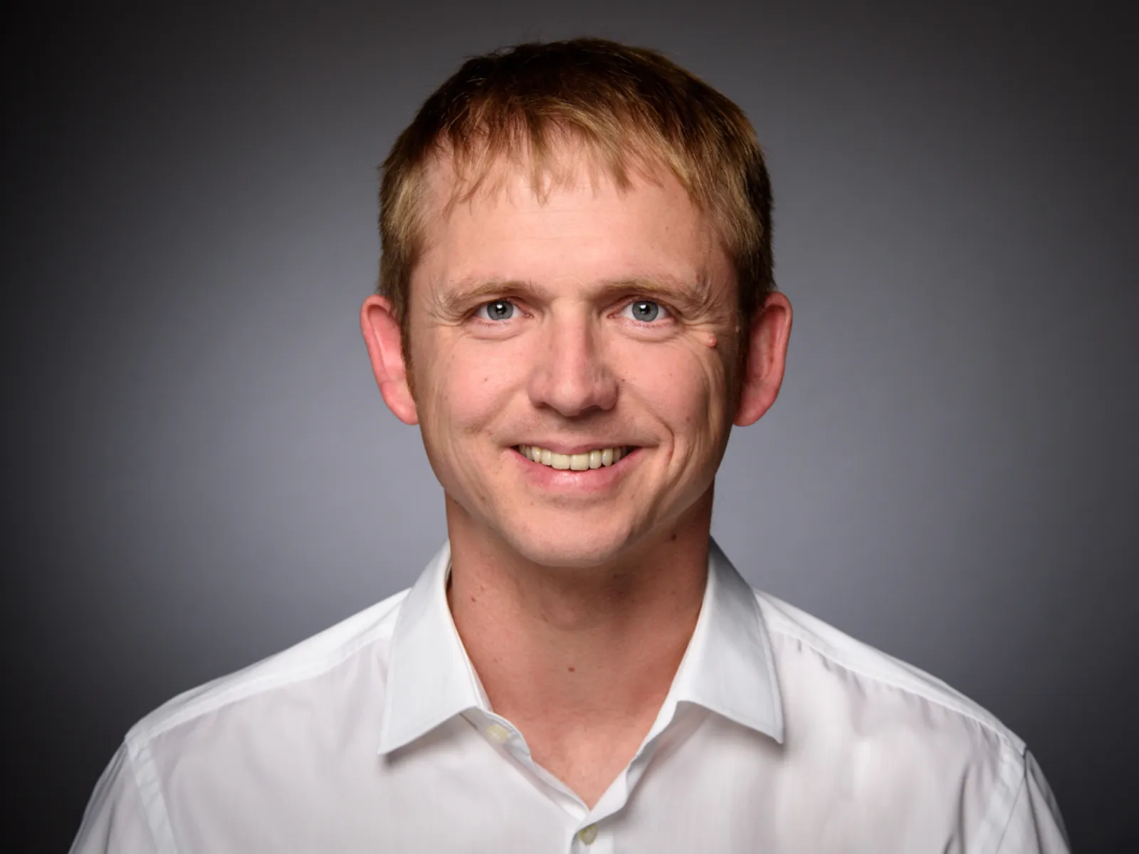 Dr. Stefan Huck