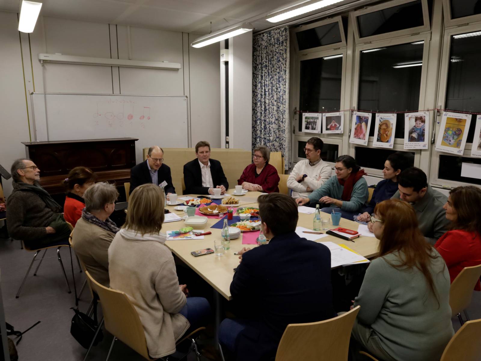 Auftakttreffen zur Gründung der AG Demokratie mit Mitgliedern des Präventionsrates und interessierten Einwohner*innen.