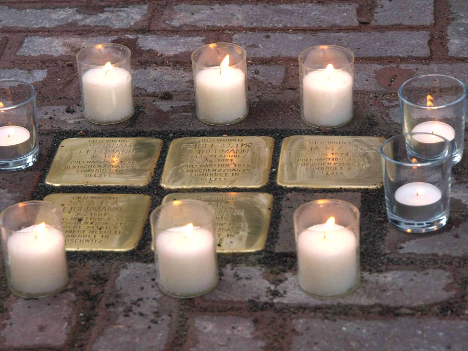 Verlegte Stolpersteine in der Kramerstr. 19/20