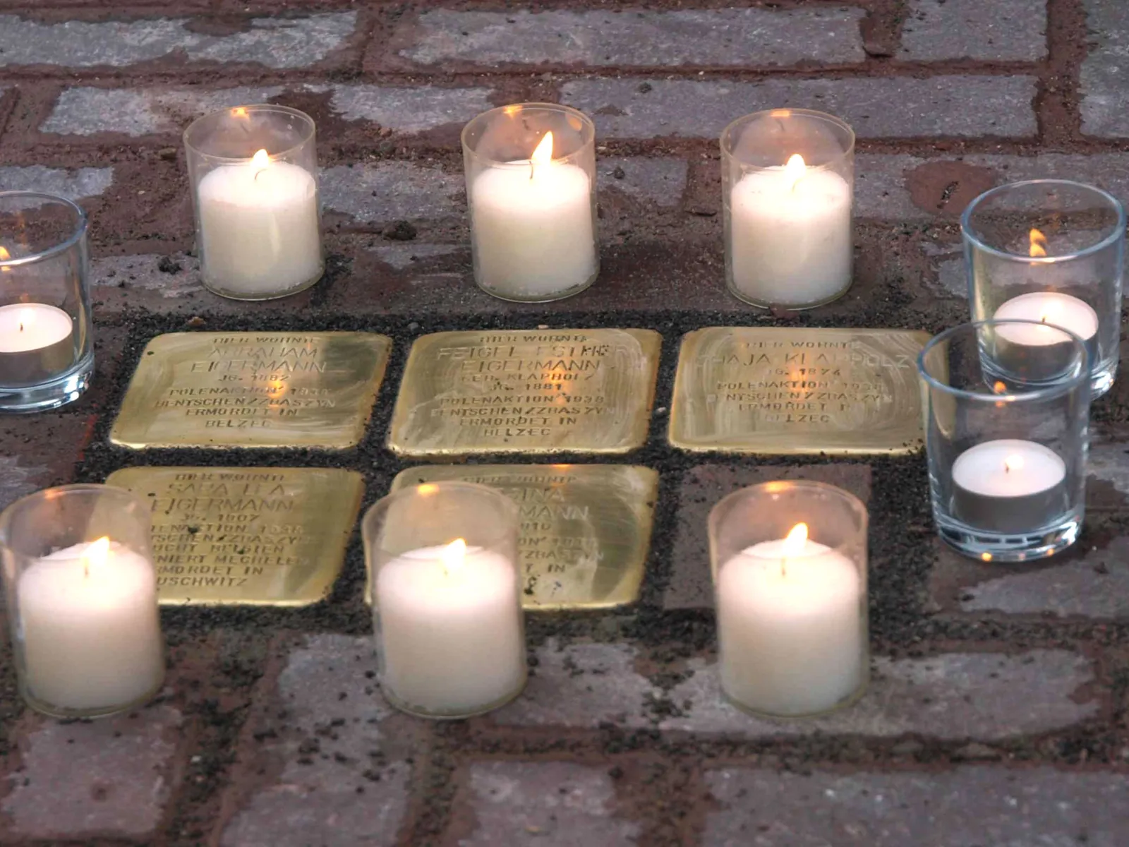 Verlegte Stolpersteine in der Kramerstr. 19/20