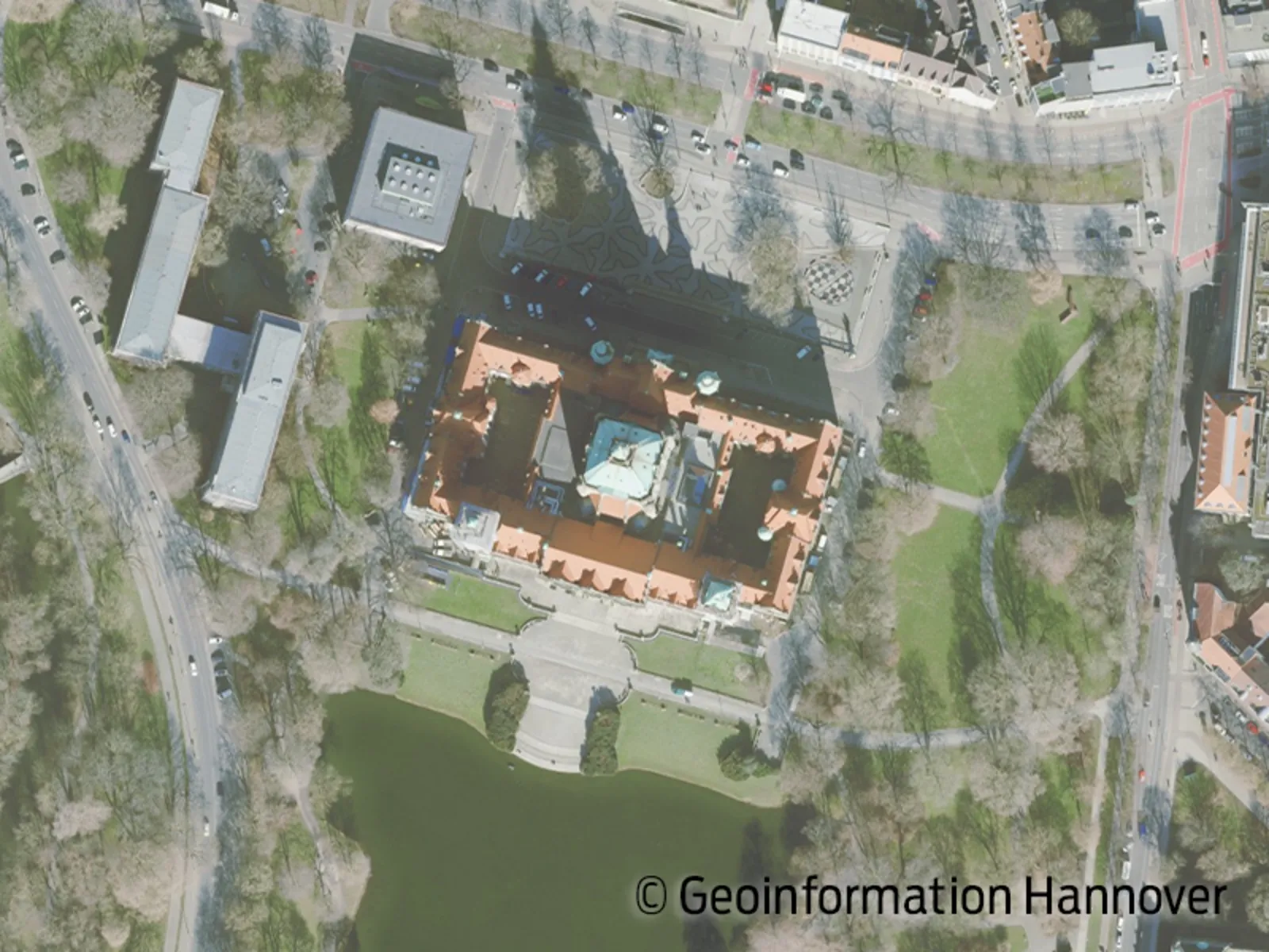 Ein digitales Orthophoto zeigt das Neue Rathaus.