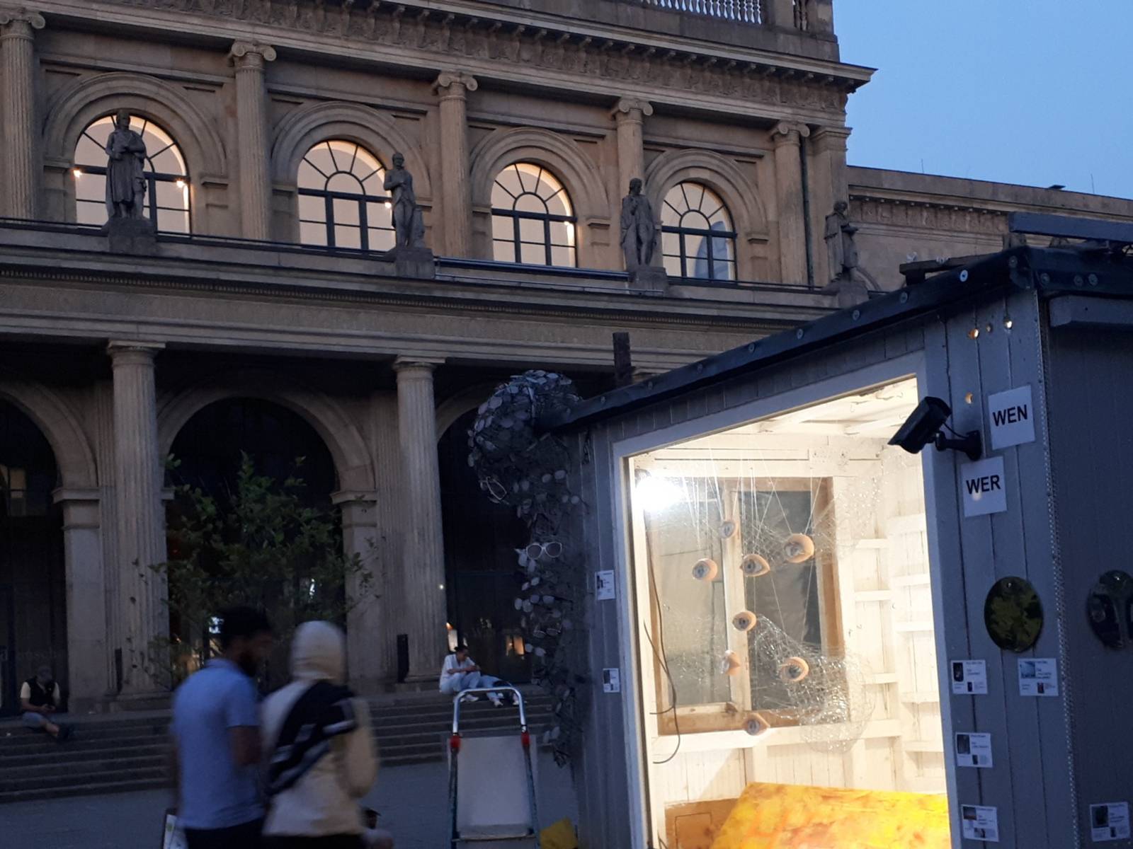 Das Mutabor auf dem Opernplatz im August 2024