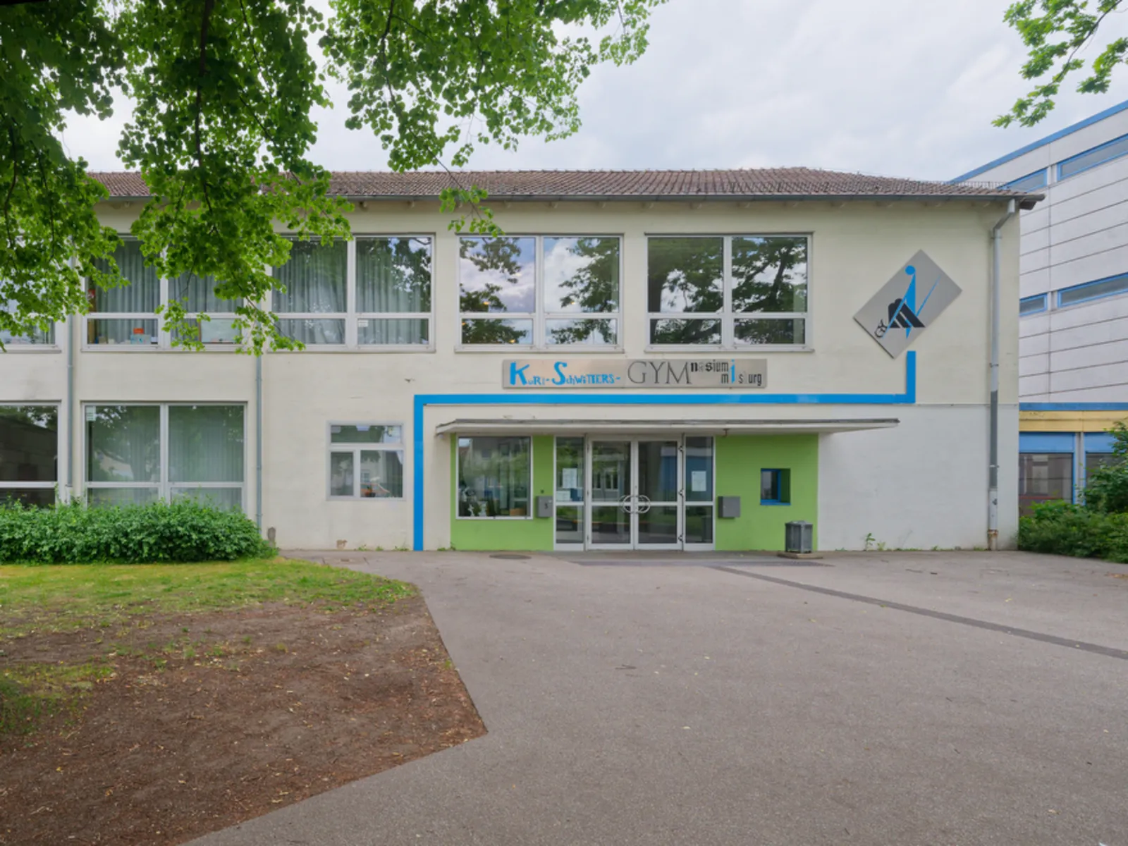 Foto der weiterführenden Schule Kurt-Schwitters-Gymnasium, Haupteingang