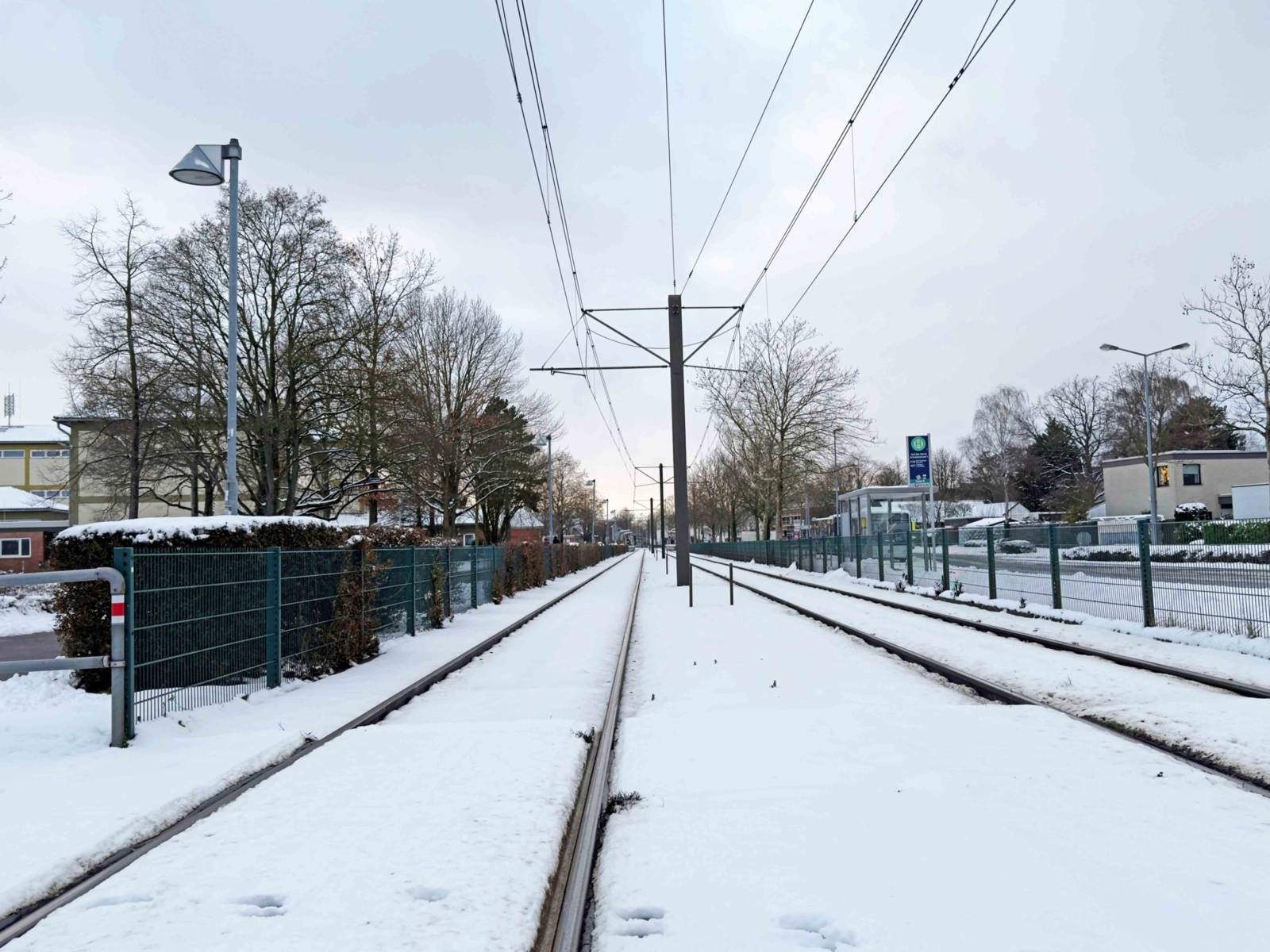 Schnee auf den Gleisen
