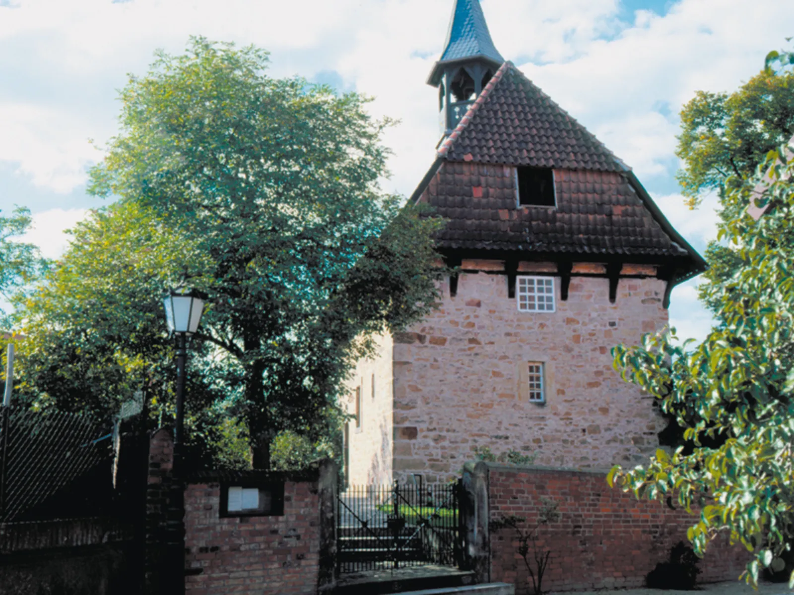 Kapelle, aus Bruchsteinen gebaut