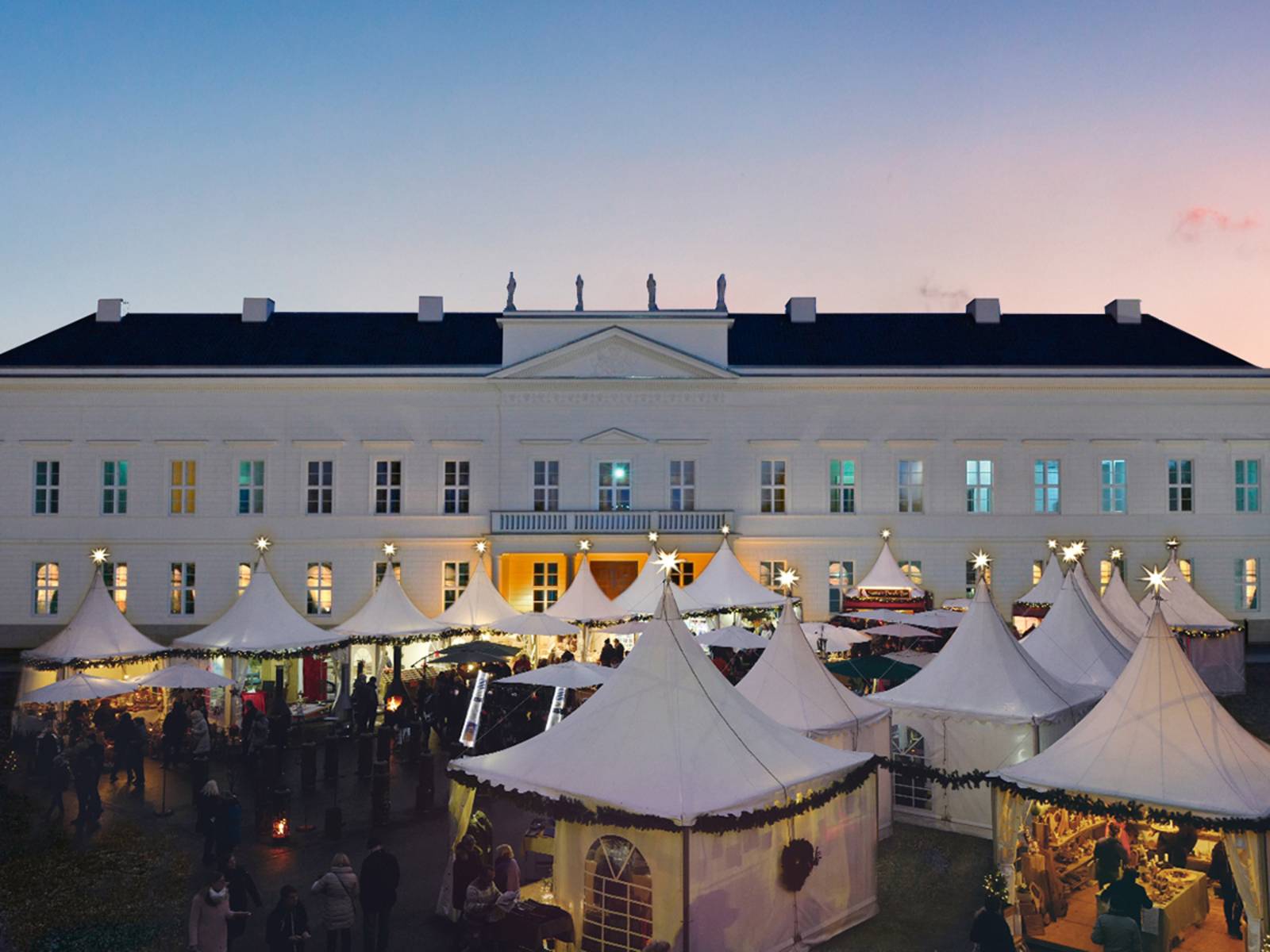 Pavillons im Ehrenhof