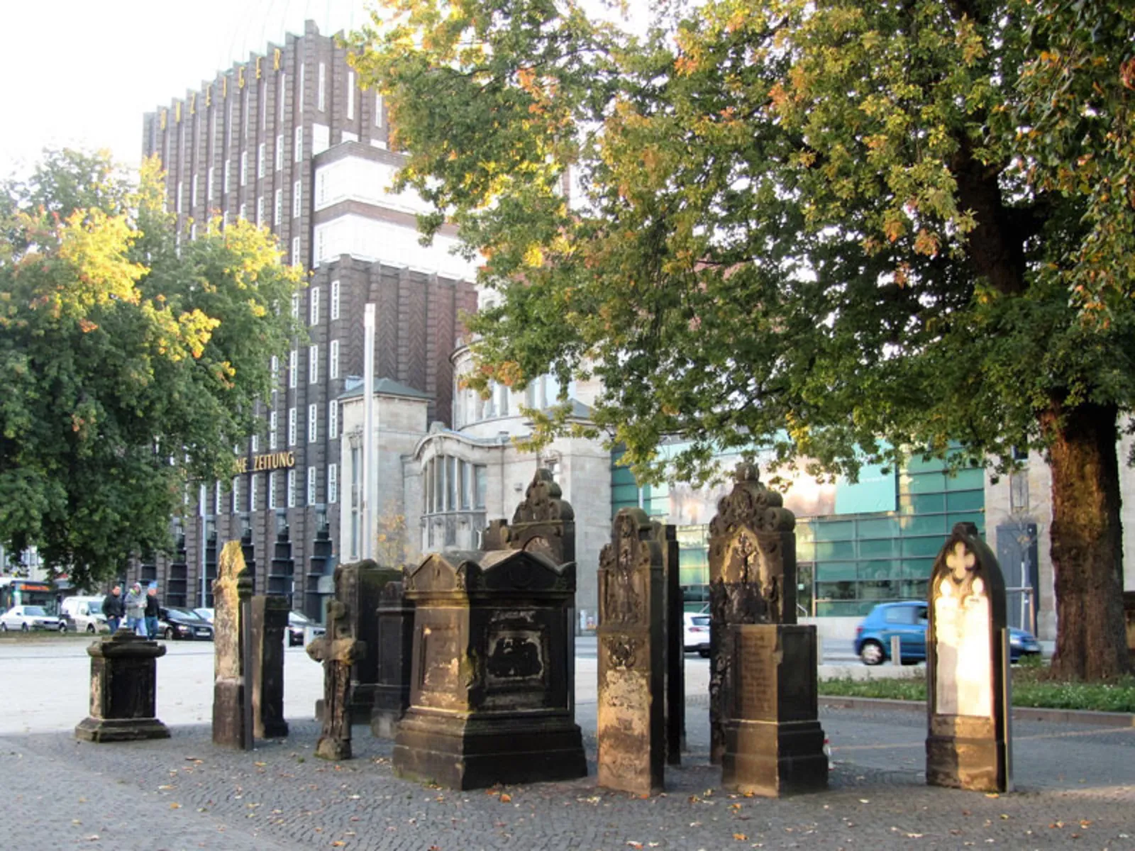 Historische Grabsteine am Goseriedeplatz