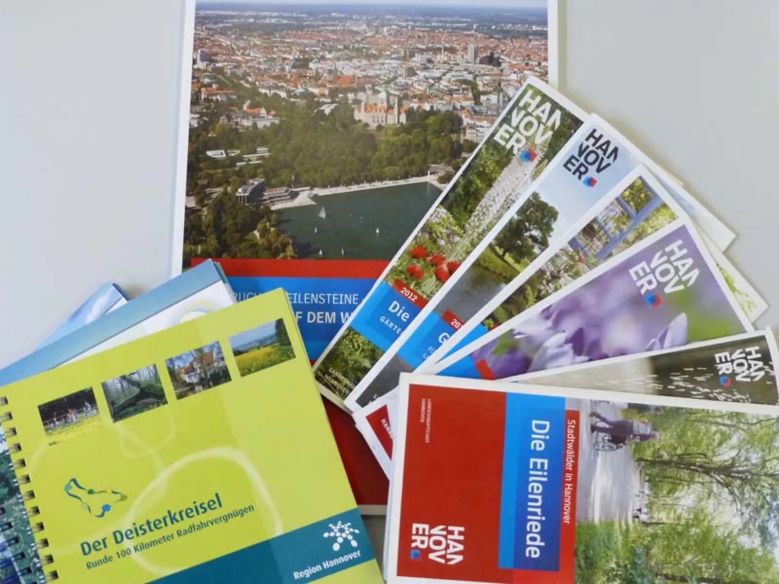 Kartenmaterial und Broschüren von Stadt und Region