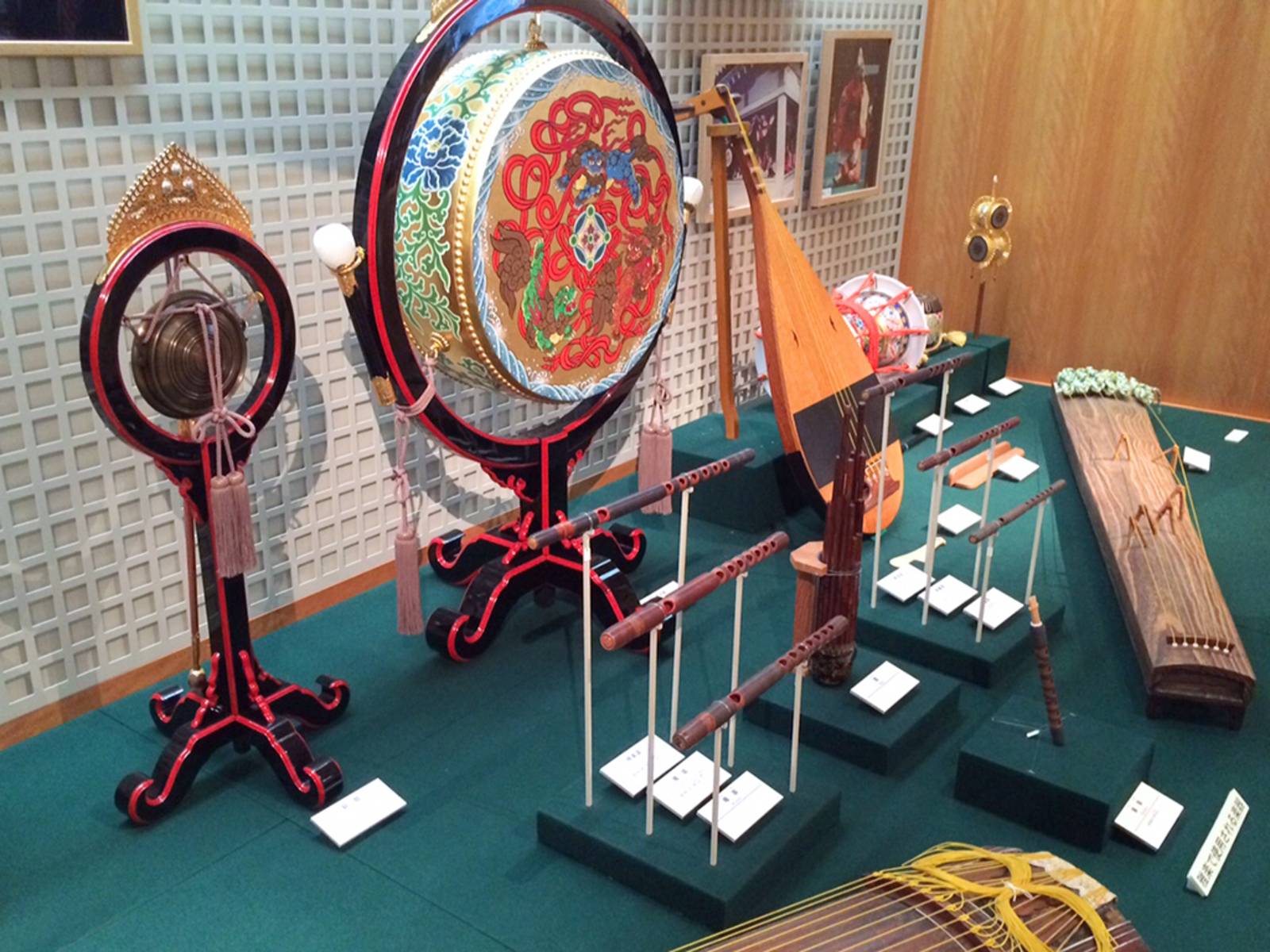 Ausstellungsstücke im Hamamatsu Museum of Musical Instruments 