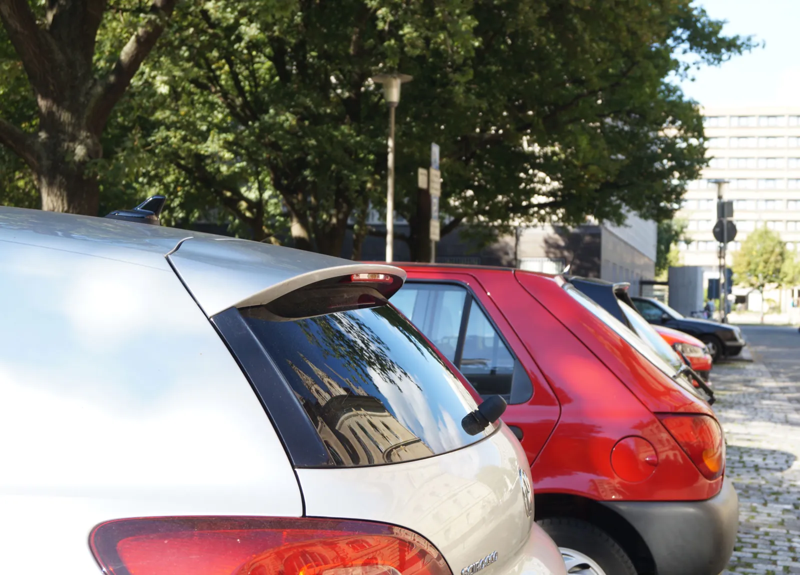 Parkende Autos