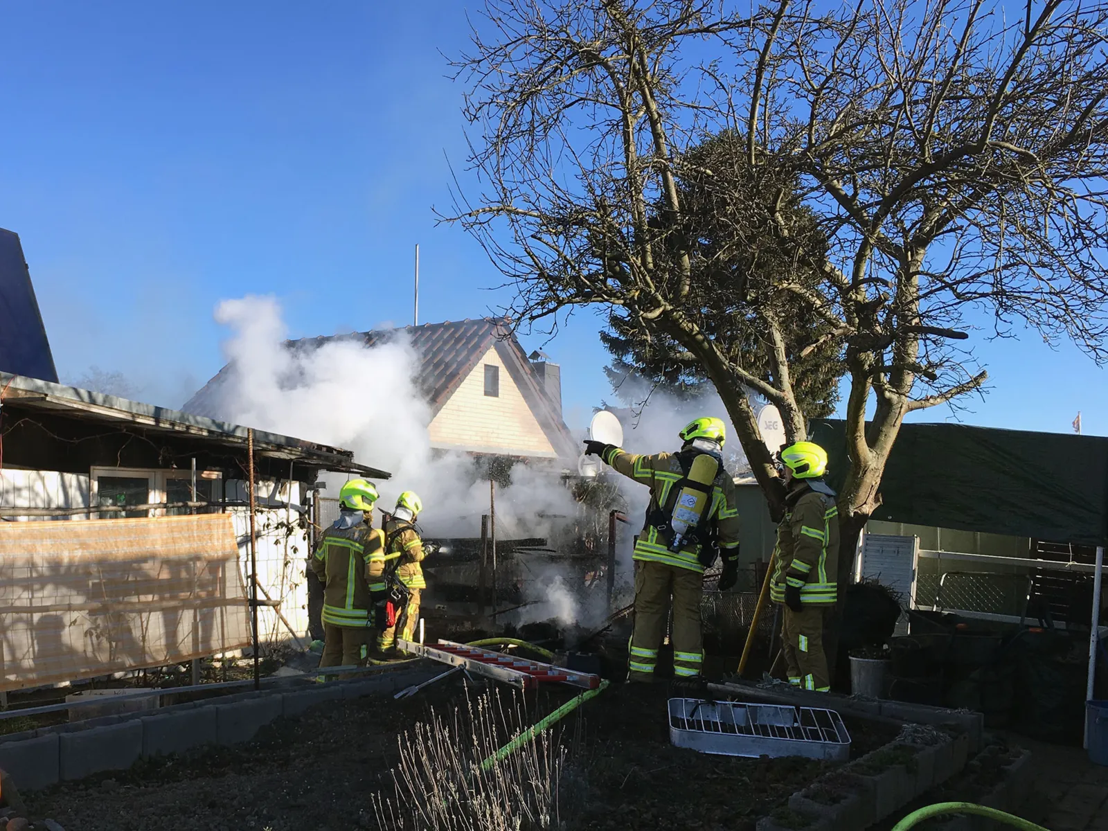 Im Stadtteil Hannover Linden-Süd brannten zwei Gartenlauben. 