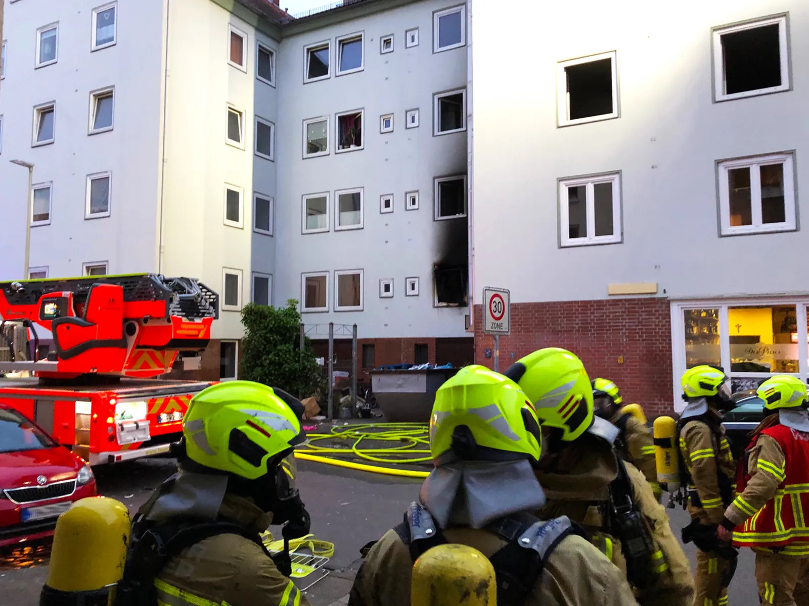 Eine Wohnung brennt im Stadtteil List