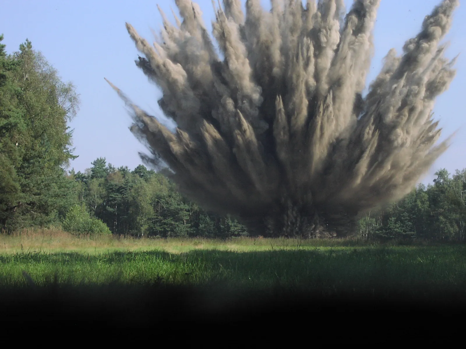 Explosion einer Zehn-Zentner-Bombe.