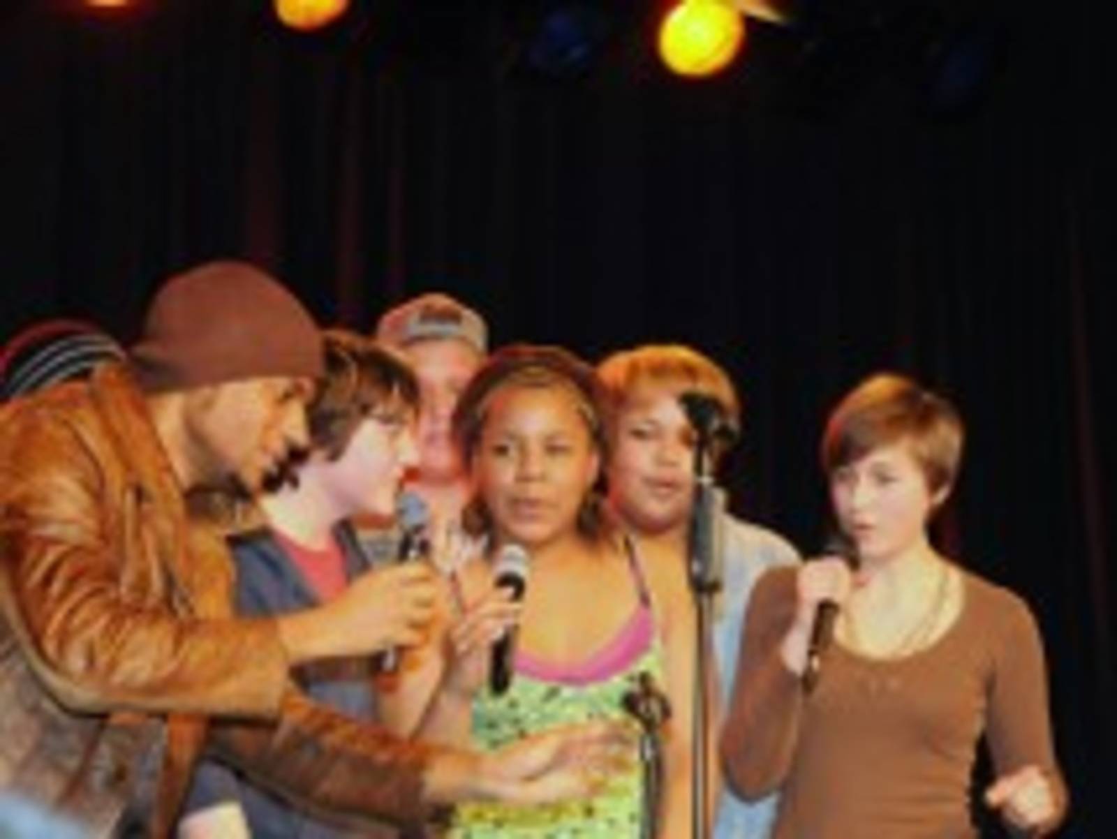 Eine Aufnahme vom Antirassismustag der IGS Linden im März 2009.