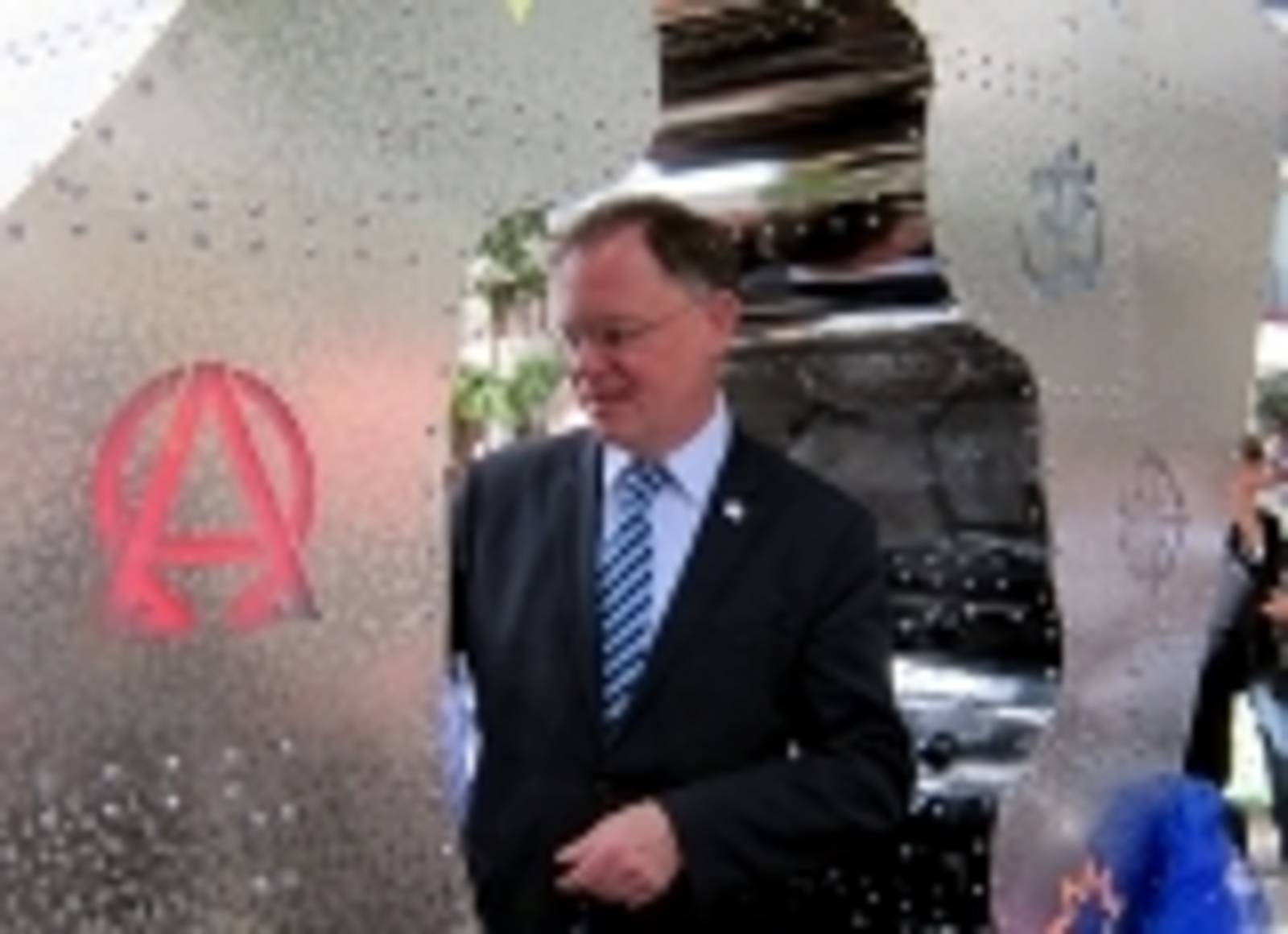 Please wait a minute